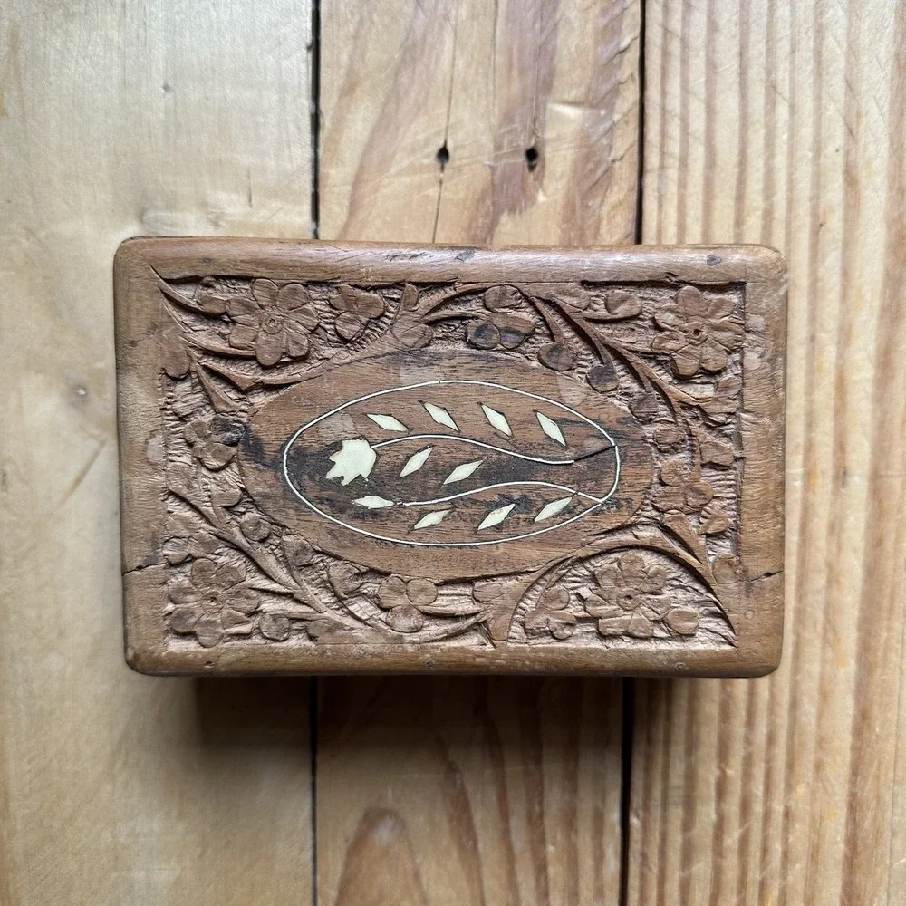 Vintage Carved Wooden Jewelry Box Floral Inlay Trinket Box Made‎ In India 6 Inch